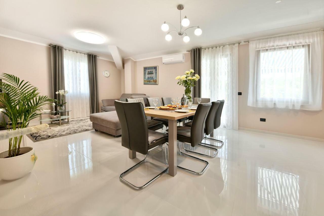 Villa Aromatica Vizinada Bagian luar foto