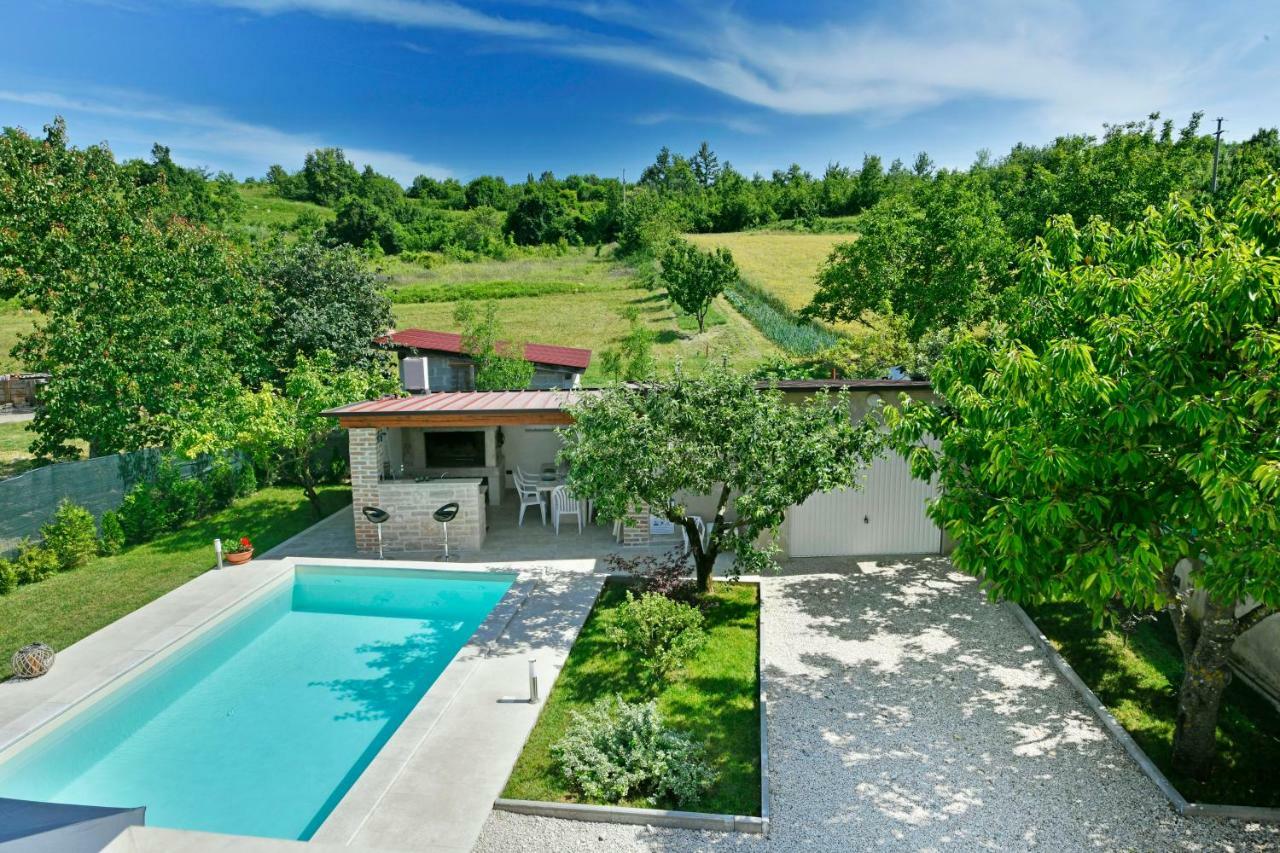 Villa Aromatica Vizinada Bagian luar foto